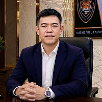 ว่าที่ร้อยตรีอัครเดช ลือขจิตพงศ์ กรรมการผู้จัดการของบริษัท