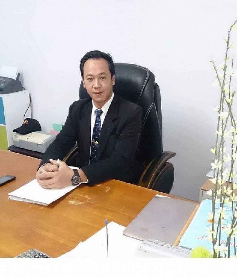 คุณอริยชัย สุขวิศิฏฐ์ (กรรมการผู้จัดการบริษัท)